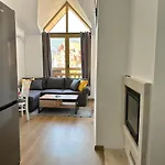 Апартамент Cozy Duplex In St. John Park