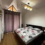 Апартамент Cozy Duplex In St. John Park