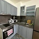 Cozy Duplex In St. John Park Апартамент *