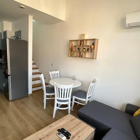 Cozy Duplex In St. John Park Апартамент