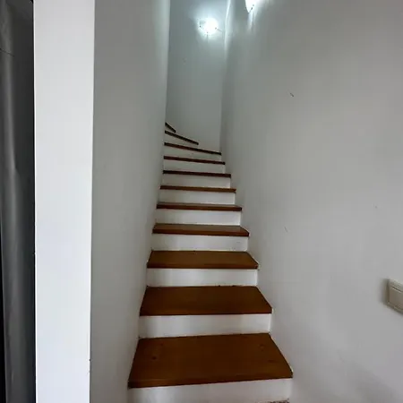 Cozy Duplex In St. John Park Апартамент *