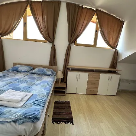 Cozy Duplex In St. John Park