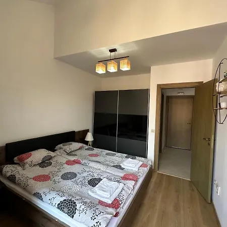 Cozy Duplex In St. John Park דירה בנסקו