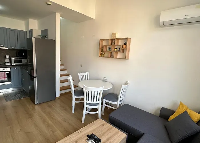 Cozy Duplex In St. John Park Appartement